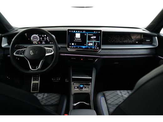 Volkswagen Tayron 1.5 TSI eHybrid R-Line 272PK | Pano Dak | IQ Light l Camera |  Cruise cont adapt | App connect | ... ActivLease financial lease