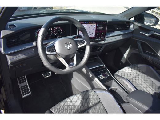 Volkswagen Tayron R-Line Edition | TREKHAAK | STOEL.MASSAGE | STUUR + STOEL VERW. | SCHUIFDAK | CAMERA | APP.CONNEC... ActivLease financial lease