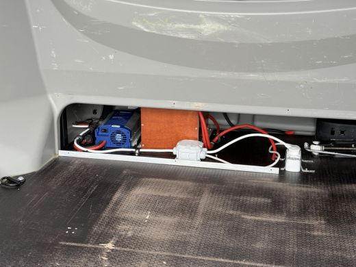 Volkswagen Transporter 2.0 TDI / L2H1 / DUBBELE CABINE / TREKHAAK / 1e EIG. / CRUISE / AIRCO / ISOFIX ActivLease financial lease