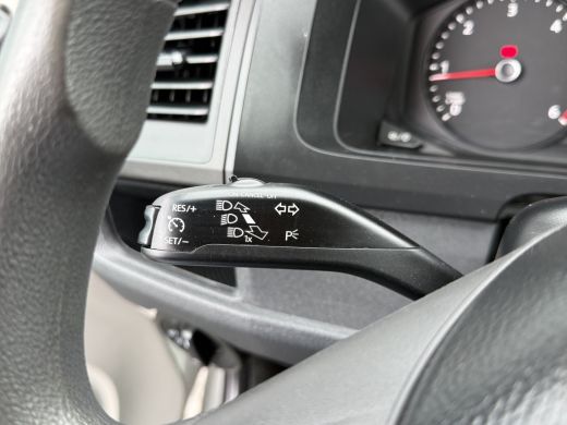 Volkswagen Transporter 2.0 TDI / L2H1 / DUBBELE CABINE / TREKHAAK / 1e EIG. / CRUISE / AIRCO / ISOFIX ActivLease financial lease