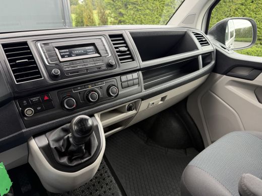 Volkswagen Transporter 2.0 TDI / L2H1 / DUBBELE CABINE / TREKHAAK / 1e EIG. / CRUISE / AIRCO / ISOFIX ActivLease financial lease