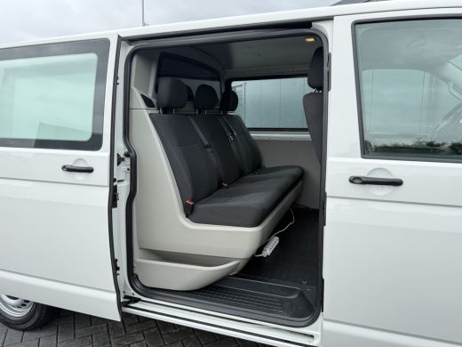 Volkswagen Transporter 2.0 TDI / L2H1 / DUBBELE CABINE / TREKHAAK / 1e EIG. / CRUISE / AIRCO / ISOFIX ActivLease financial lease