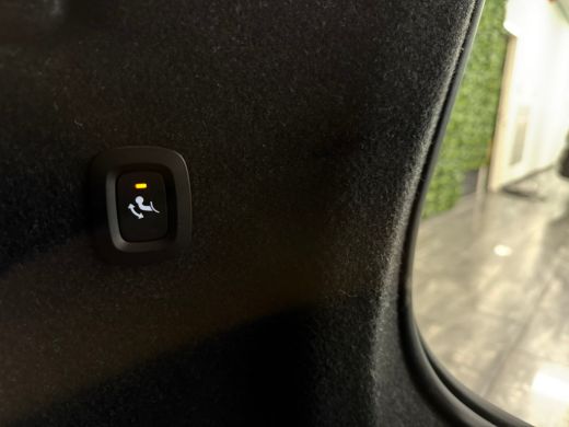 Volvo  XC40 T5 Recharge Ultimate Dark | Trekhaak | Schuifdak | Harman Kardon | Parkeercamera | All Season ban... ActivLease financial lease