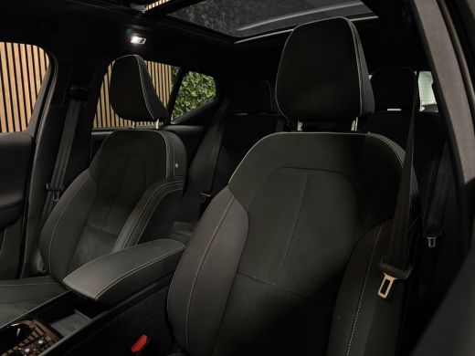 Volvo  XC40 T5 Recharge Ultimate Dark | Trekhaak | Schuifdak | Harman Kardon | Parkeercamera | All Season ban... ActivLease financial lease