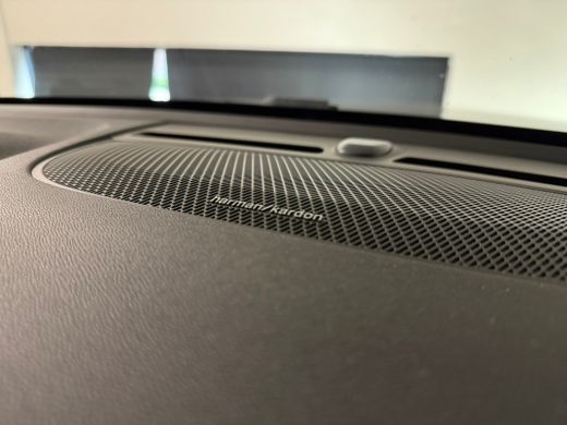 Volvo  XC40 T5 Recharge Ultimate Dark | Trekhaak | Schuifdak | Harman Kardon | Parkeercamera | All Season ban... ActivLease financial lease
