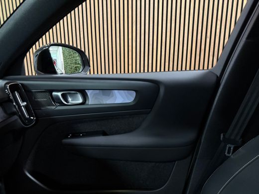 Volvo  XC40 T5 Recharge Ultimate Dark | Trekhaak | Schuifdak | Harman Kardon | Parkeercamera | All Season ban... ActivLease financial lease