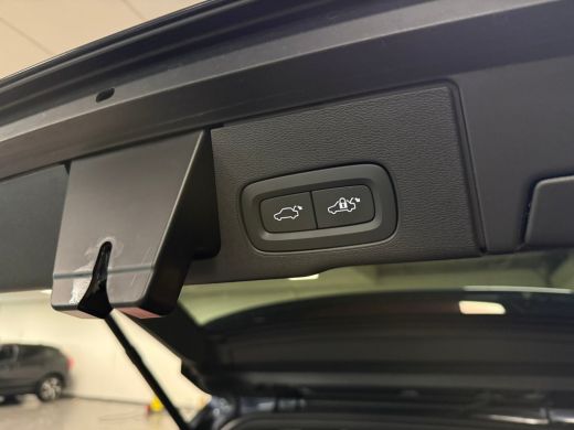 Volvo  XC60 T8 AWD Recharge Plus Dark | Luchtvering | Trekhaak | 360&deg; Camera | Harman Kardon | 455pk | Adapti... ActivLease financial lease