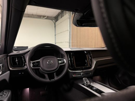 Volvo  XC60 T8 AWD Recharge Plus Dark | Luchtvering | Trekhaak | 360&deg; Camera | Harman Kardon | 455pk | Adapti... ActivLease financial lease