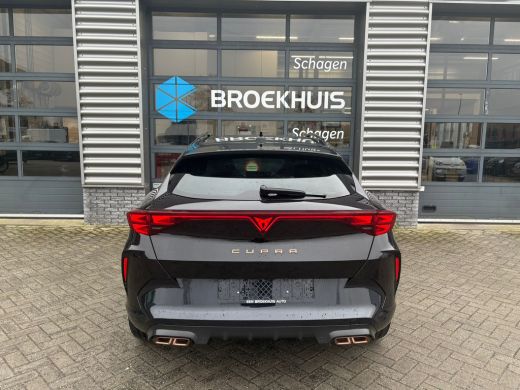 CUPRA Formentor 1.5 TSI e-Hybrid 272 pk VZ Performance | Panoramadak | Wegklapbare Trekhaak | Rondomzicht camera ... ActivLease financial lease