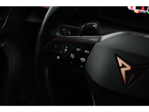 CUPRA Leon Sportstourer e-Hybrid l Camera l Stuurverwarming l Adapt. Cr Control l Full LED l 18" l PDC V & A l Navigatie ... ActivLease financial lease