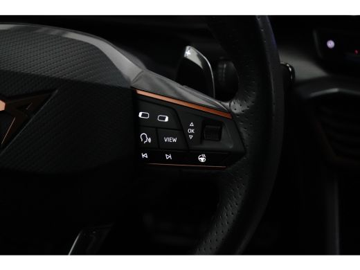 CUPRA Leon Sportstourer e-Hybrid l Camera l Stuurverwarming l Adapt. Cr Control l Full LED l 18" l PDC V & A l Navigatie ... ActivLease financial lease
