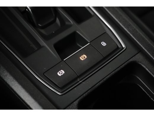CUPRA Leon Sportstourer e-Hybrid l Camera l Stuurverwarming l Adapt. Cr Control l Full LED l 18" l PDC V & A l Navigatie ... ActivLease financial lease