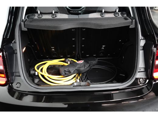 Fiat 500 3+1 Icon 42 kWh l Pano Dak l Camera l 17" Velgen l Full LED Dagrij l Navigatie l Cr Control l Dod... ActivLease financial lease