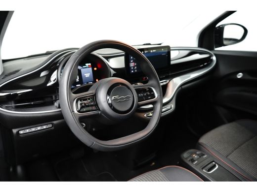 Fiat 500 3+1 Icon 42 kWh l Pano Dak l Camera l 17" Velgen l Full LED Dagrij l Navigatie l Cr Control l Dod... ActivLease financial lease