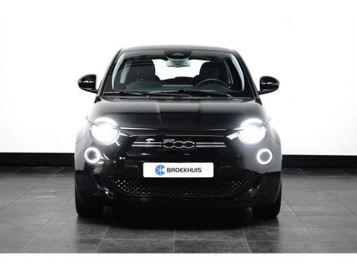 Fiat 500 3+1 Icon 42 kWh l Pano Dak l Camera l 17" Velgen l Full LED Dagrij l Navigatie l Cr Control l Dod... ActivLease financial lease