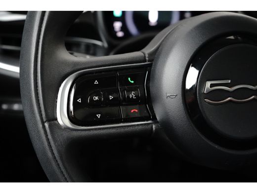 Fiat 500 3+1 Icon 42 kWh l Pano Dak l Camera l 17" Velgen l Full LED Dagrij l Navigatie l Cr Control l Dod... ActivLease financial lease