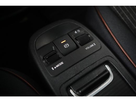 Fiat 500 3+1 Icon 42 kWh l Pano Dak l Camera l 17" Velgen l Full LED Dagrij l Navigatie l Cr Control l Dod... ActivLease financial lease