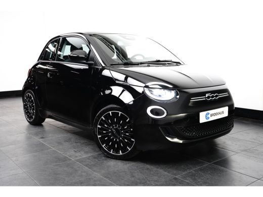 Fiat 500 3+1 Icon 42 kWh l Pano Dak l Camera l 17" Velgen l Full LED Dagrij l Navigatie l Cr Control l Dod... ActivLease financial lease