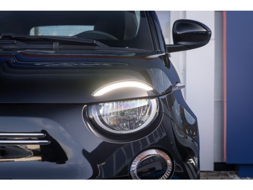Fiat 500C Icon 42 kWh | Camera | Apple Carplay/Android Auto | Voorstoelen verwarmd | Digitaal dashboard | N... ActivLease financial lease