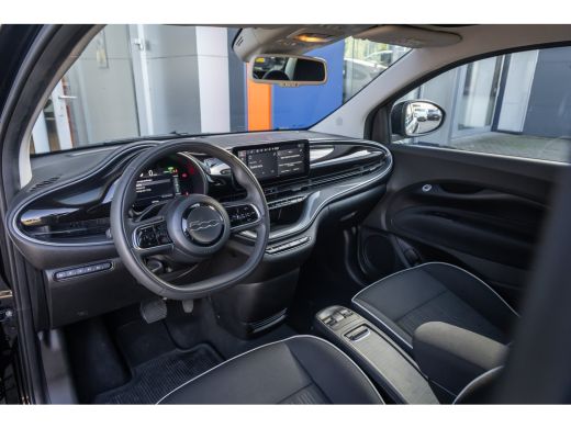 Fiat 500C Icon 42 kWh | Camera | Apple Carplay/Android Auto | Voorstoelen verwarmd | Digitaal dashboard | N... ActivLease financial lease