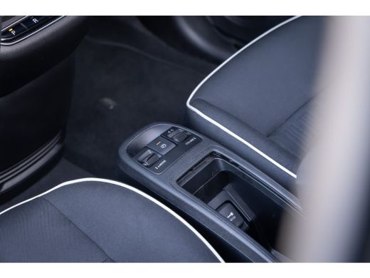 Fiat 500C Icon 42 kWh | Camera | Apple Carplay/Android Auto | Voorstoelen verwarmd | Digitaal dashboard | N... ActivLease financial lease