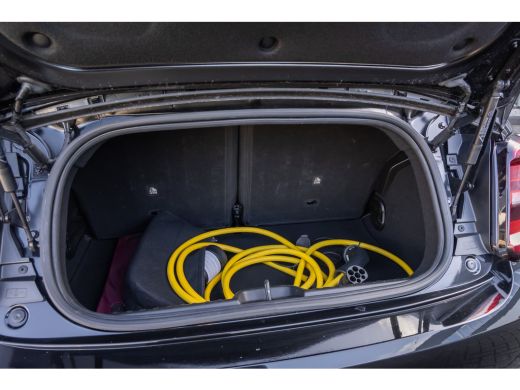 Fiat 500C Icon 42 kWh | Camera | Apple Carplay/Android Auto | Voorstoelen verwarmd | Digitaal dashboard | N... ActivLease financial lease
