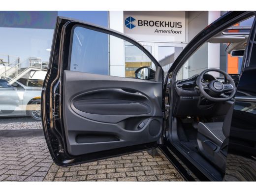 Fiat 500C Icon 42 kWh | Camera | Apple Carplay/Android Auto | Voorstoelen verwarmd | Digitaal dashboard | N... ActivLease financial lease