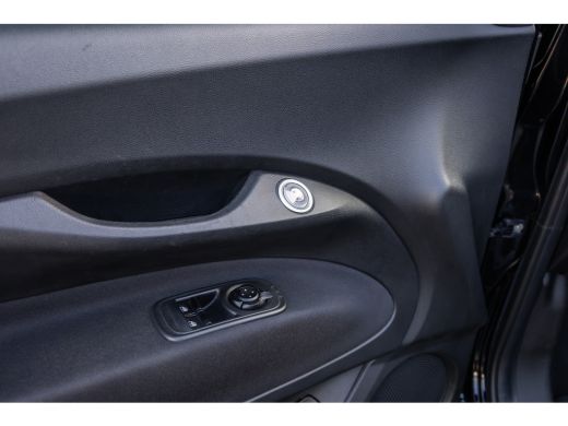 Fiat 500C Icon 42 kWh | Camera | Apple Carplay/Android Auto | Voorstoelen verwarmd | Digitaal dashboard | N... ActivLease financial lease