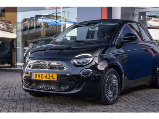 Fiat 500C Icon 42 kWh | Camera | Apple Carplay/Android Auto | Voorstoelen verwarmd | Digitaal dashboard | N... ActivLease financial lease