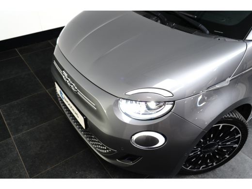 Fiat 500C La Prima 42 kWh l Leder l 17" l Adaptive Cr Control l Stuurverwarming l Cabrio! l Navigatie l Sid... ActivLease financial lease