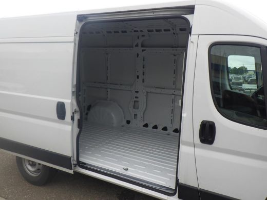 Fiat Ducato L2H2 2.2 140 PK 3.5t Heavy 8 JAAR FABRIEKSGARANTIE | CARPLAY | TREKHAAK | 10" SCHERM + NAVI + CAMERA ActivLease financial lease