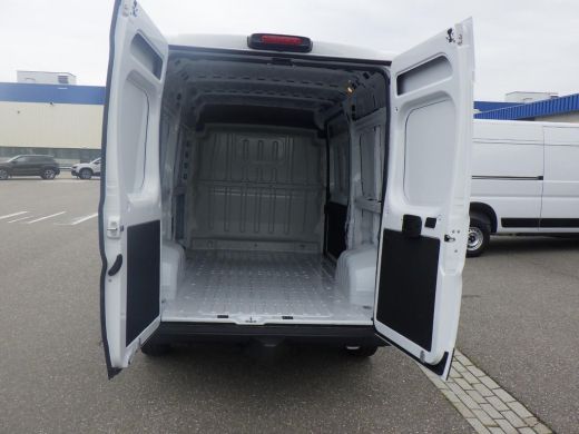 Fiat Ducato L2H2 2.2 140 PK 3.5t Heavy 8 JAAR FABRIEKSGARANTIE | CARPLAY | TREKHAAK | 10" SCHERM + NAVI + CAMERA ActivLease financial lease
