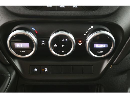 Iveco Daily 35S16V 2.3 157PK L2H2 | 3500KG Trekgew. | Clima | 3 Zits | Parkeersens. ActivLease financial lease