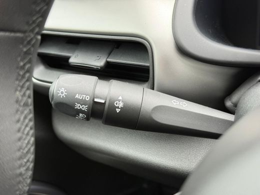 Jeep Avenger Altitude 54 kWh ACHTERUITRIJCAMERA| AIRCO AUTOMATISCH| ADAPTIEVE CRUISE CONTROL| KEYLESS ENTRY| V... ActivLease financial lease