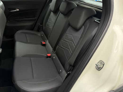Jeep Avenger Altitude 54 kWh ACHTERUITRIJCAMERA| AIRCO AUTOMATISCH| ADAPTIEVE CRUISE CONTROL| KEYLESS ENTRY| V... ActivLease financial lease
