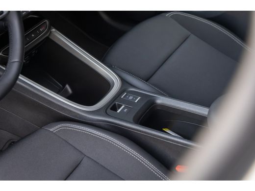 Jeep Avenger Altitude 54 kWh | Adaptive Cruise Control | Parkeersensoren achter | Full-LED koplampen | Apple C... ActivLease financial lease