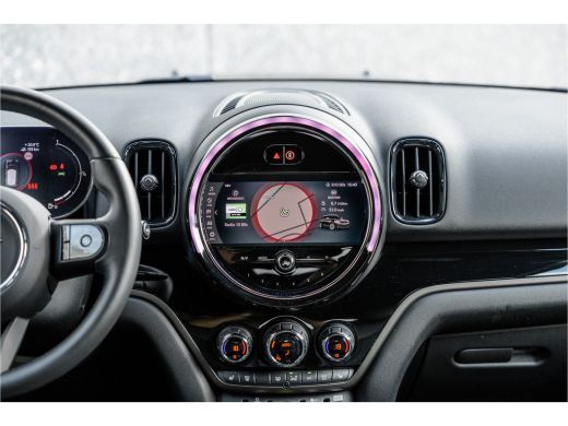 Mini Countryman 1.5 Cooper S E ALL4 Leder / Camera / 18 inch / Carplay ActivLease financial lease