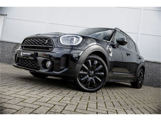 Mini Countryman 1.5 Cooper S E ALL4 Leder / Camera / 18 inch / Carplay ActivLease financial lease