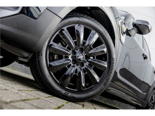 Mini Countryman 1.5 Cooper S E ALL4 Leder / Camera / 18 inch / Carplay ActivLease financial lease