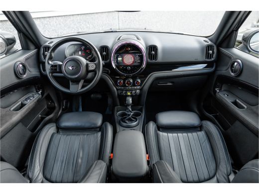 Mini Countryman 1.5 Cooper S E ALL4 Leder / Camera / 18 inch / Carplay ActivLease financial lease