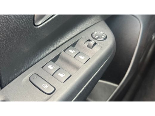 Opel Corsa 1.2 TURBO 100PK GS / NAVI / LEDER / CLIMA / LED / PDC / APPLE CARPLAY / 17" LMV / CAMERA  !! ActivLease financial lease