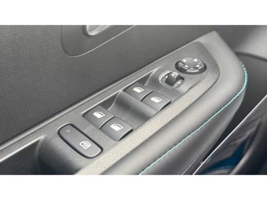 Peugeot 208 1.2 PURETECH 100PK ALLURE PACK / NAVI / LEDER / CLIMA / FULL-LED / PDC / 16" LMV / APPLE CARPLAY ... ActivLease financial lease