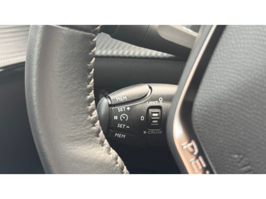 Peugeot 208 1.2 PURETECH 100PK ALLURE PACK / NAVI / LEDER / CLIMA / FULL-LED / PDC / 16" LMV / APPLE CARPLAY ... ActivLease financial lease