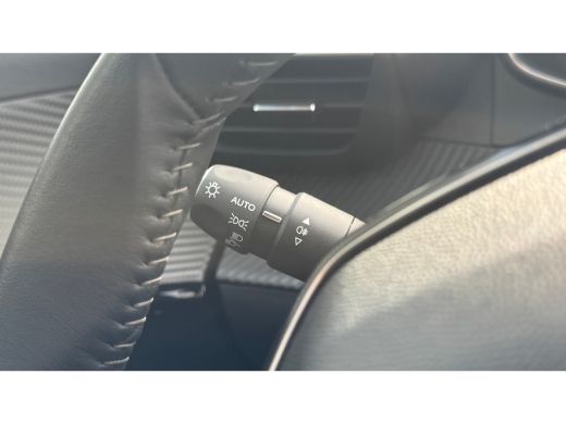Peugeot 208 1.2 PURETECH 100PK ALLURE PACK / NAVI / LEDER / CLIMA / FULL-LED / PDC / 16" LMV / APPLE CARPLAY ... ActivLease financial lease