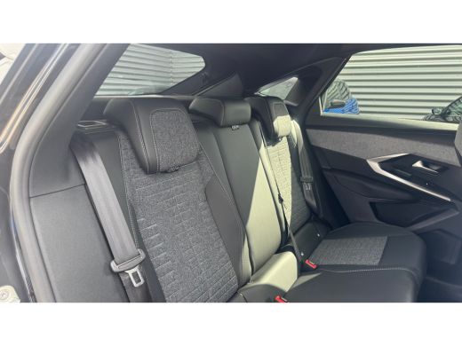 Peugeot 3008 1.2 HYBRID 145PK ALLURE AUTOMAAT / NAVI / LEDER / CLIMA / FULL-LED / 19" LMV / KEYLESS / CAMERA /... ActivLease financial lease