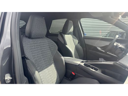 Peugeot 3008 1.2 HYBRID 145PK ALLURE AUTOMAAT / NAVI / LEDER / CLIMA / FULL-LED / 19" LMV / KEYLESS / CAMERA /... ActivLease financial lease