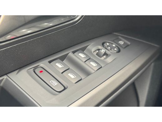 Peugeot 3008 1.2 HYBRID 145PK ALLURE AUTOMAAT / NAVI / LEDER / CLIMA / FULL-LED / 19" LMV / KEYLESS / CAMERA /... ActivLease financial lease