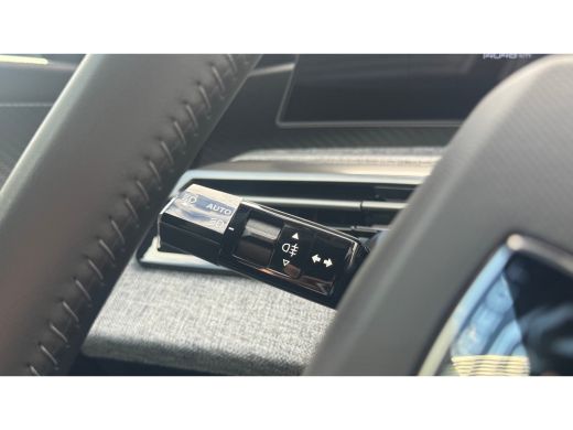 Peugeot 3008 1.2 HYBRID 145PK ALLURE AUTOMAAT / NAVI / LEDER / CLIMA / FULL-LED / 19" LMV / KEYLESS / CAMERA /... ActivLease financial lease