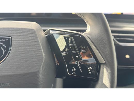 Peugeot 3008 1.2 HYBRID 145PK ALLURE AUTOMAAT / NAVI / LEDER / CLIMA / FULL-LED / 19" LMV / KEYLESS / CAMERA /... ActivLease financial lease