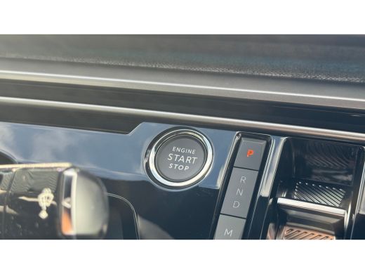 Peugeot 3008 1.2 HYBRID 145PK ALLURE AUTOMAAT / NAVI / LEDER / CLIMA / FULL-LED / 19" LMV / KEYLESS / CAMERA /... ActivLease financial lease